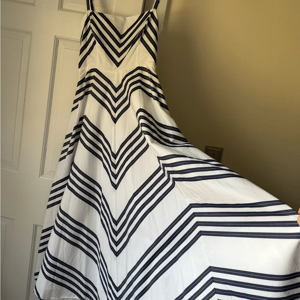 Hill House Home Coastal Margot Dress Size Small White Navy Chevron Midi - Picture 3 of 8